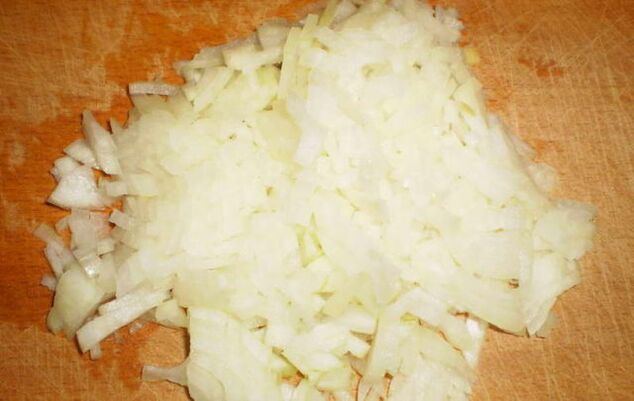 Chopped onions will help your nails return to a healthy look.